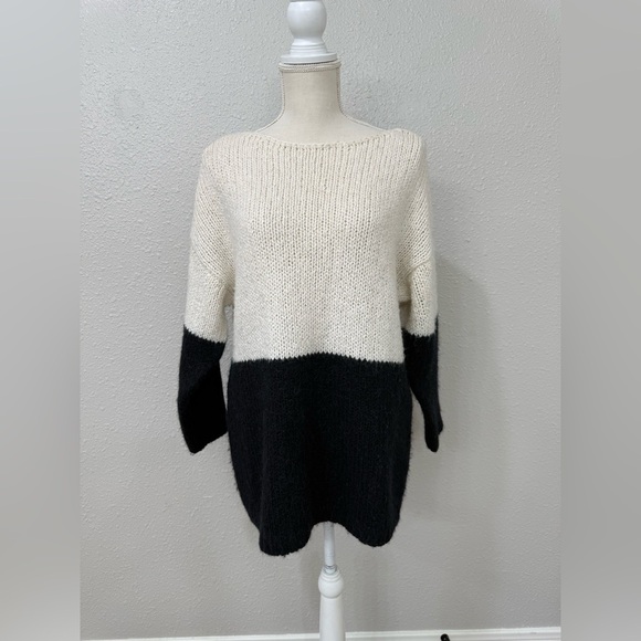 White & Black Alice + Olivia Alpaca & Silk Sweater Size XS - Picture 1 of 9